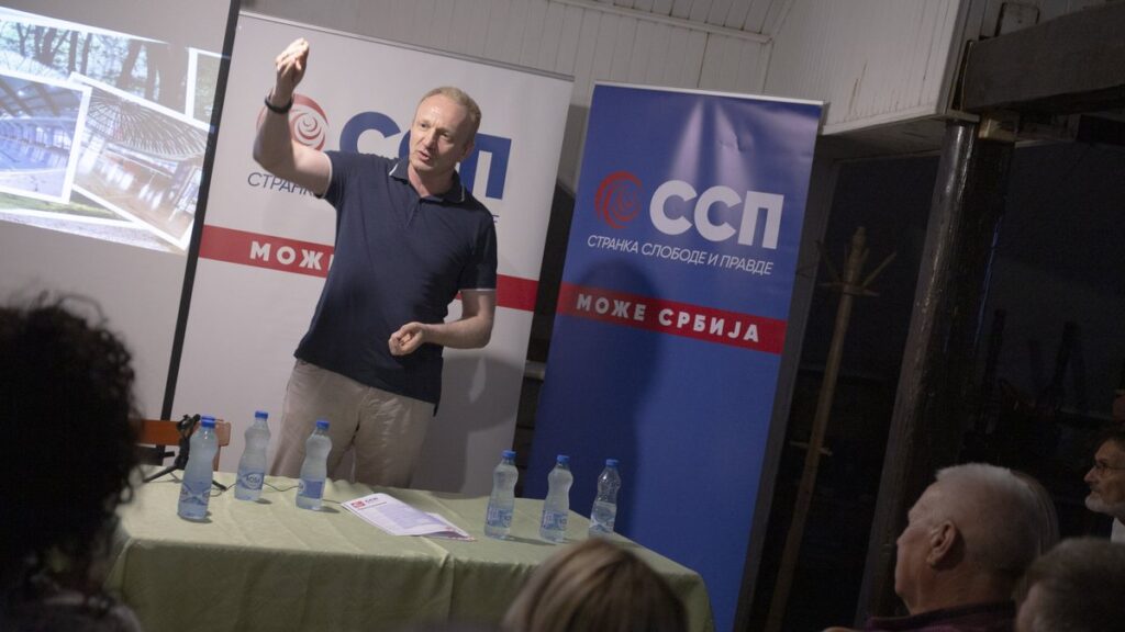 Dragan Đilas govori na skupu Stranke slobode i pravde u Obrenovcu.